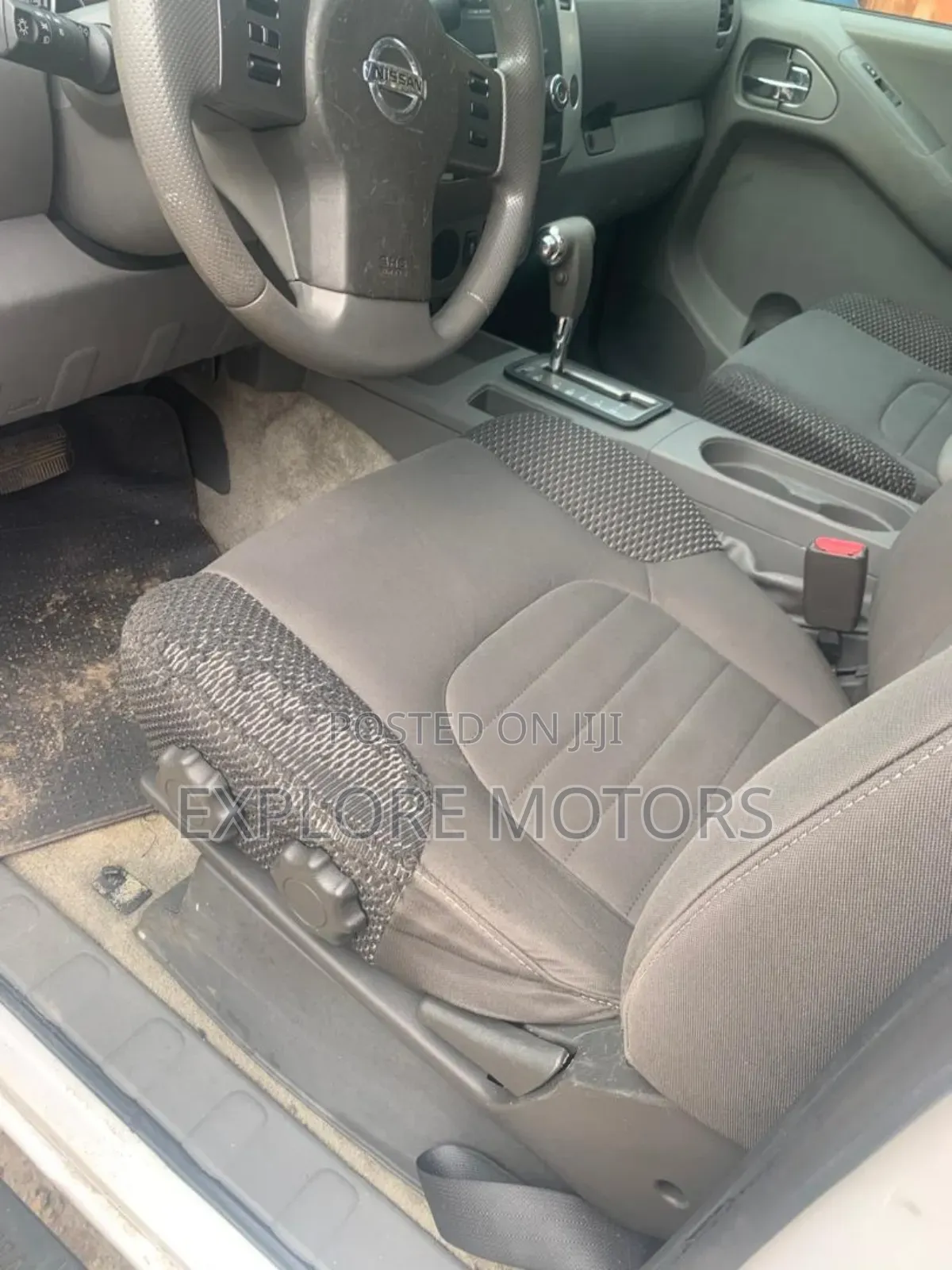 Nissan Frontier 2012 White