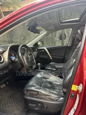 Toyota RAV4 Limited 4dr SUV (2.5L 4cyl 6A) 2014 Red