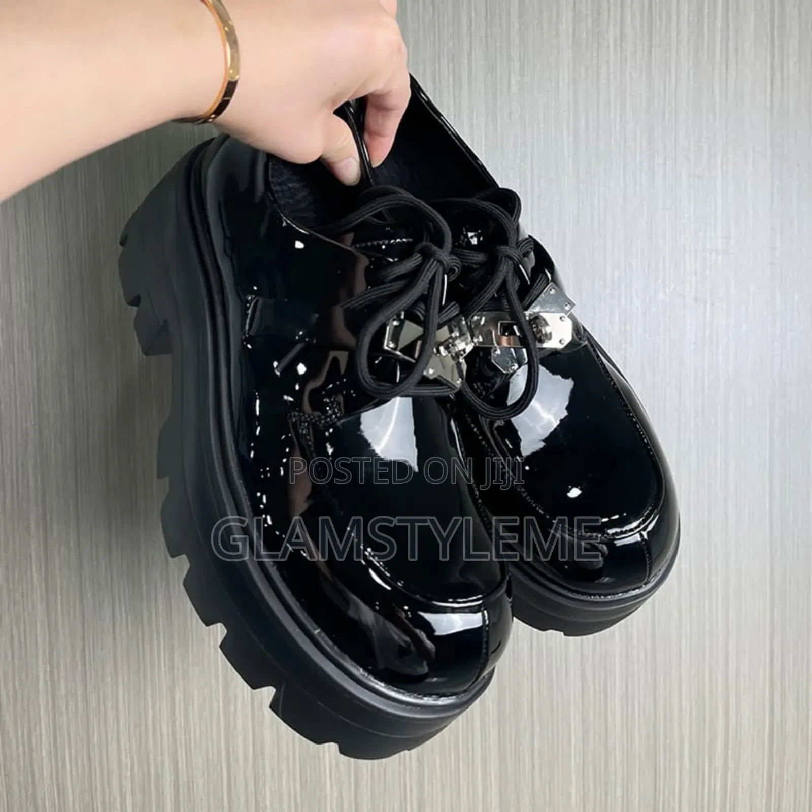 Low Cut Lace Up Boots