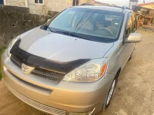 Toyota Sienna LE AWD 2005 Beige