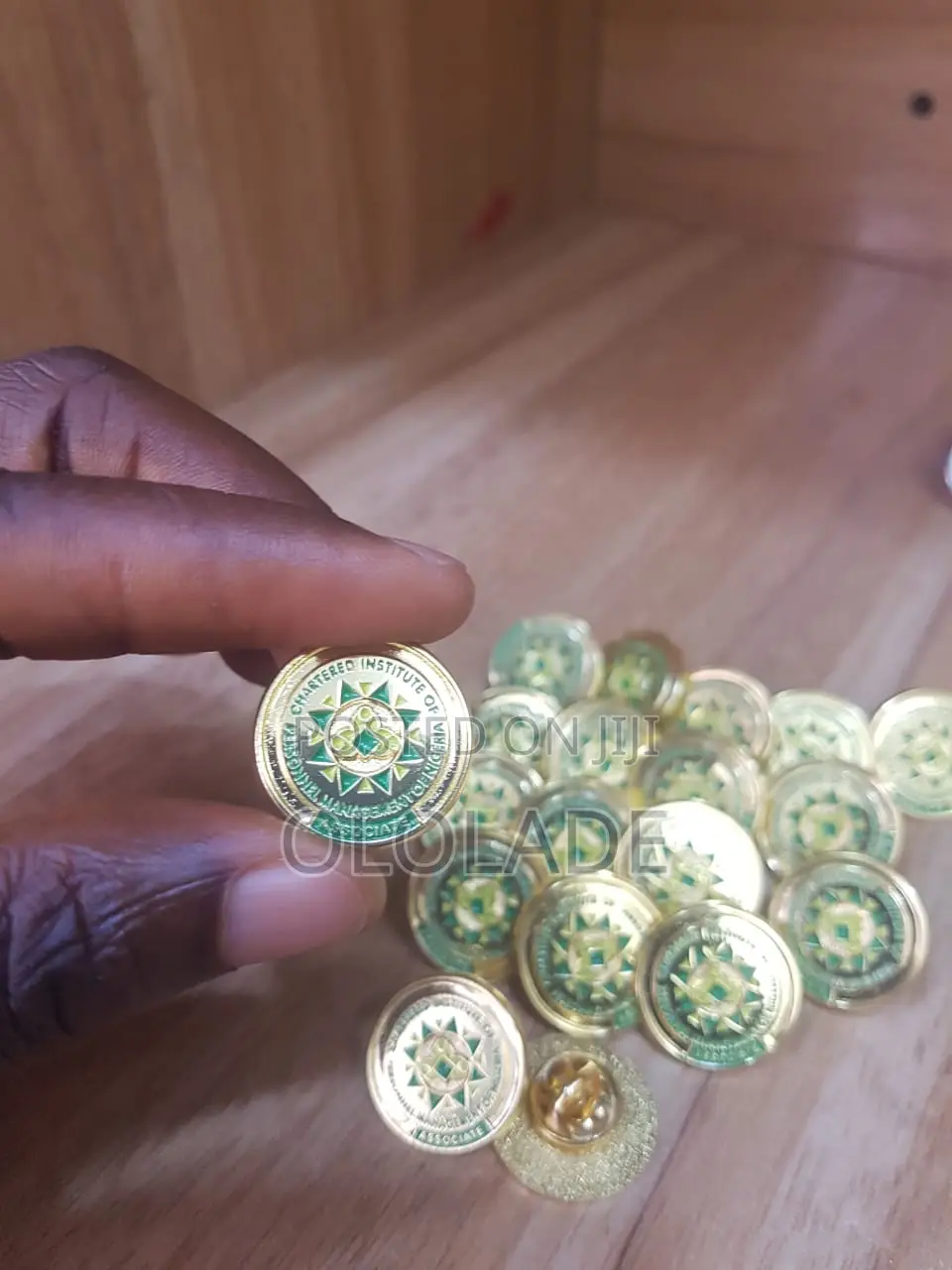 Lapel Pins, Botton Badge