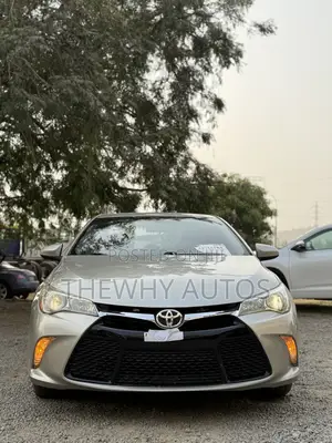 Toyota Camry SE 4dr Sedan (2.5L 4cyl 6A) 2016 Gold