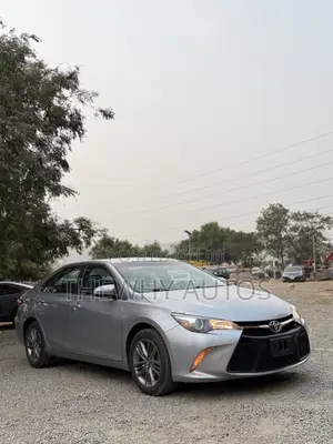 Toyota Camry SE 4dr Sedan (2.5L 4cyl 6A) 2016 Silver