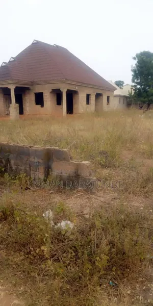 Usmanty Properties at Basin Alagbon Phase 2