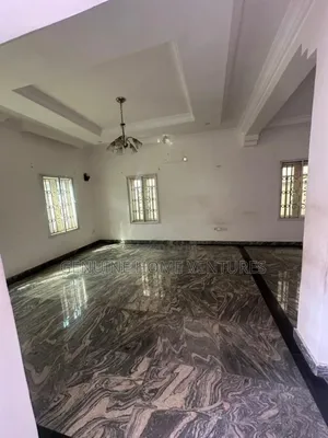 Studio Apartment in Osapa London for rent