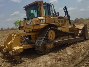 D6r Vtrack Bulldozer Available for Rent