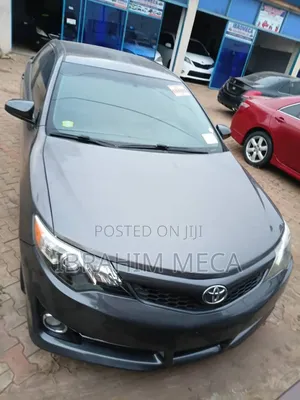 Toyota Camry SE 4dr Sedan (2.5L 4cyl 6A) 2013 Gray