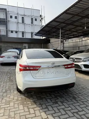 Toyota Avalon 2014 White