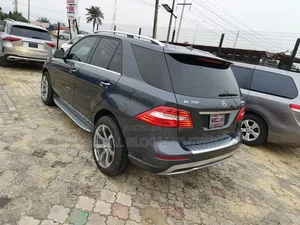 Mercedes-Benz M Class ML350 4MATIC 4dr SUV AWD (3.5L 6cyl 7A) 2014 Gray