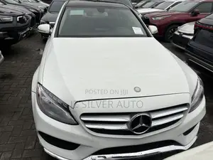 Mercedes-Benz C300 Luxury 4dr AWD 4Matic Sedan (2.0L 4cyl 7A) 2015