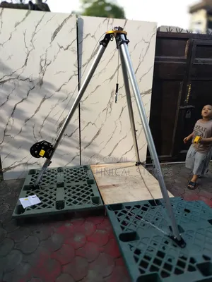 Tripod Stand With Winch