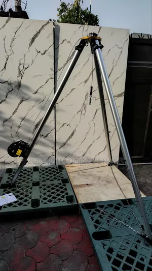 Tripod Stand With Winch