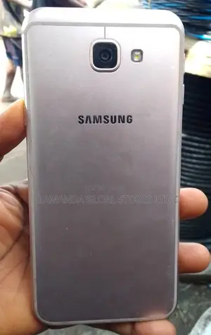 New Samsung Galaxy A8 32 GB Silver