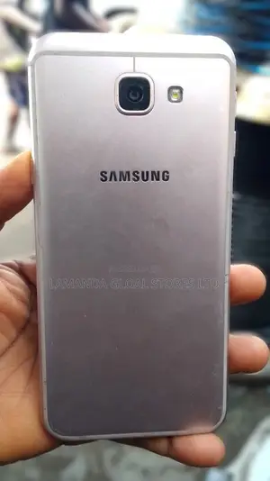 New Samsung Galaxy A8 32 GB Silver