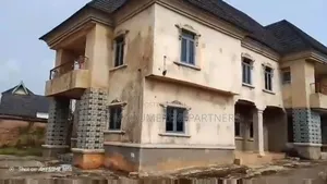7bdrm House in Near New Abia State for sale