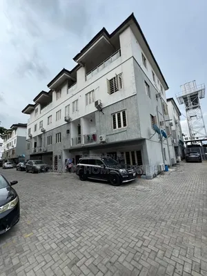 Furnished 4bdrm Townhouse/Terrace in Surulere for sale