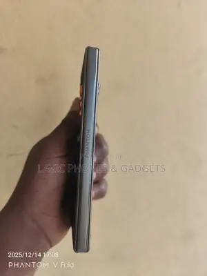 Tecno Phantom Vfold 2 (Ae10) Screen