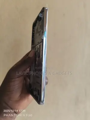 Tecno Camon 40 Premier (Cm8) Screen