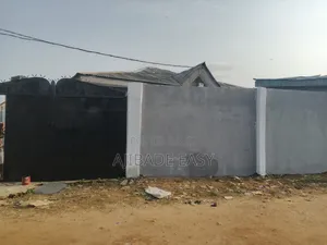 4bdrm Bungalow in Ayobo for sale