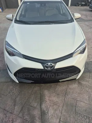 Toyota Corolla LE (1.8L 4cyl 2A) 2019 White