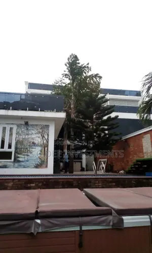 5bdrm Duplex in Banana Island for sale