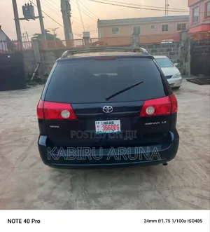Toyota Sienna 2006 Blue