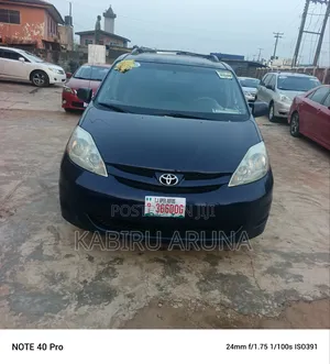 Toyota Sienna 2006 Blue