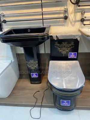 Luxury Royal Wc and Pedestrian