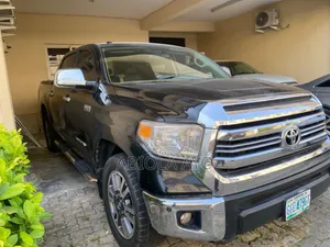 Toyota Tundra 2010 Black