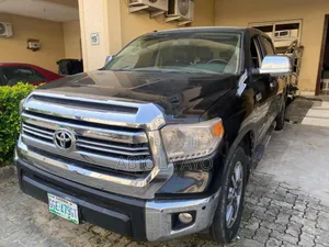 Toyota Tundra 2010 Black