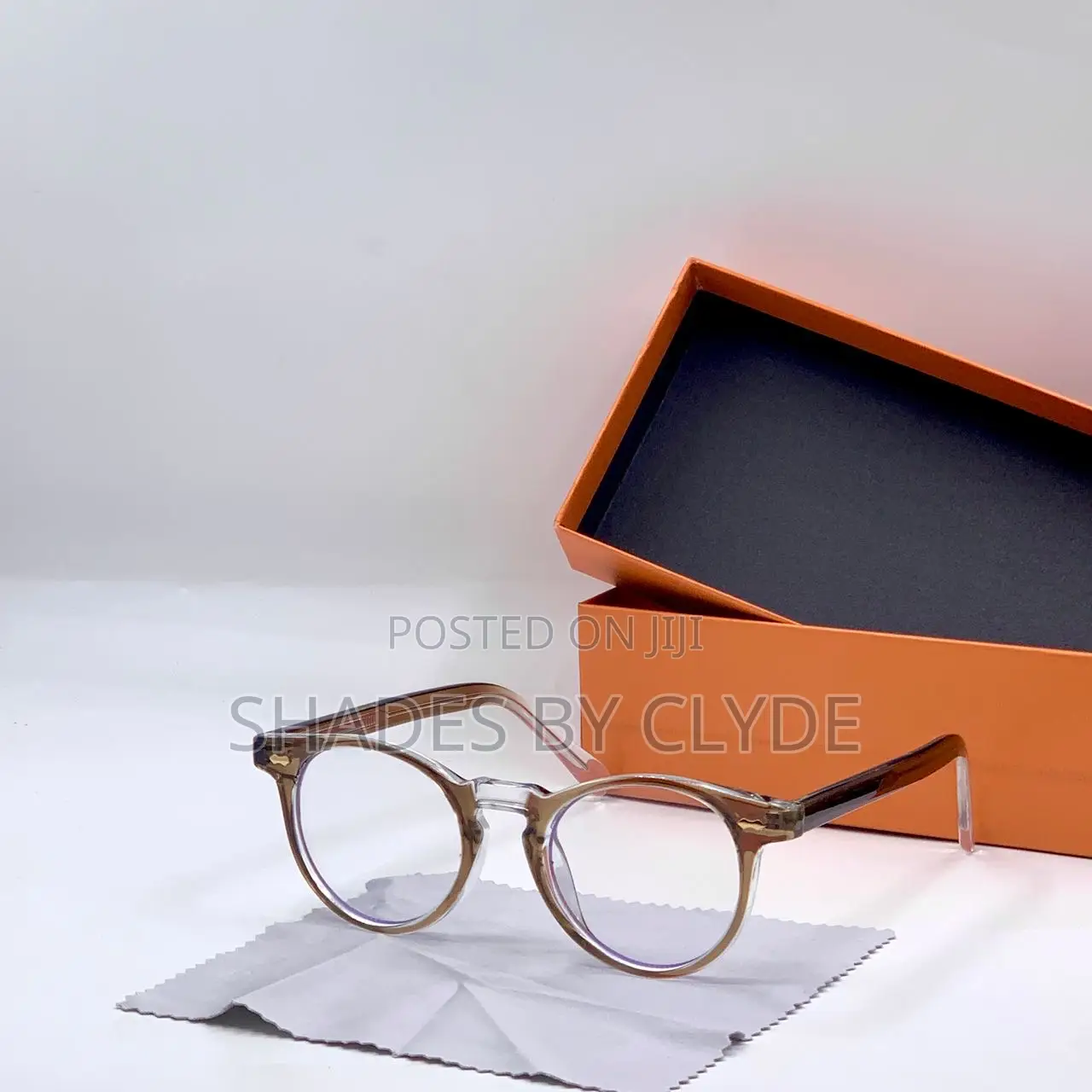 Stylish Round Eyeglasses - Light Frames, Brand New!