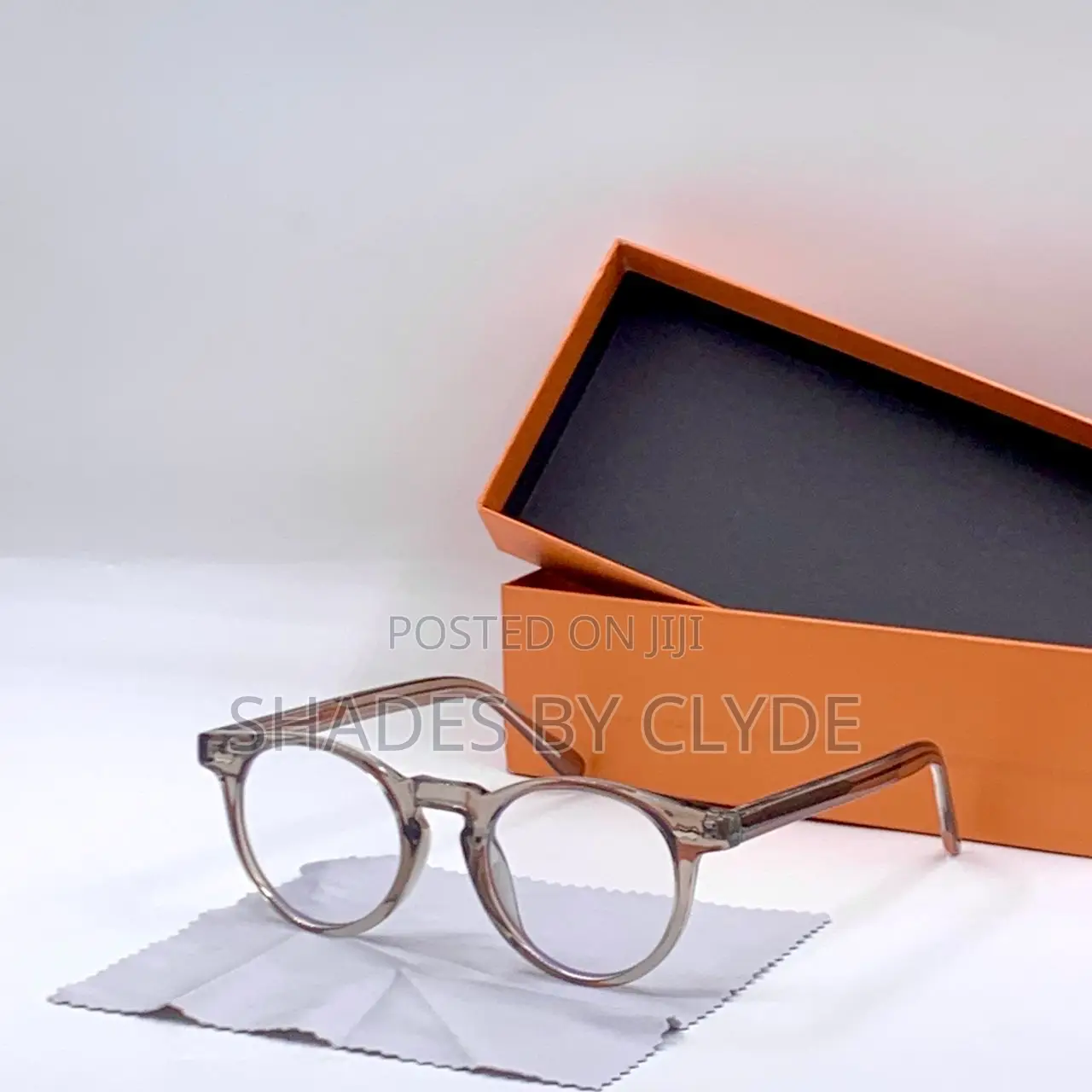 Stylish Round Eyeglasses - Light Frames, Brand New!