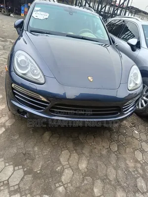 Porsche Cayenne 2013 Blue