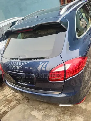 Porsche Cayenne 2013 Blue