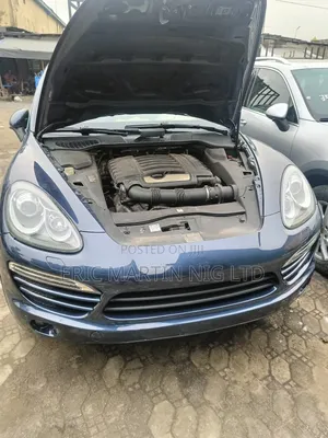 Porsche Cayenne 2013 Blue