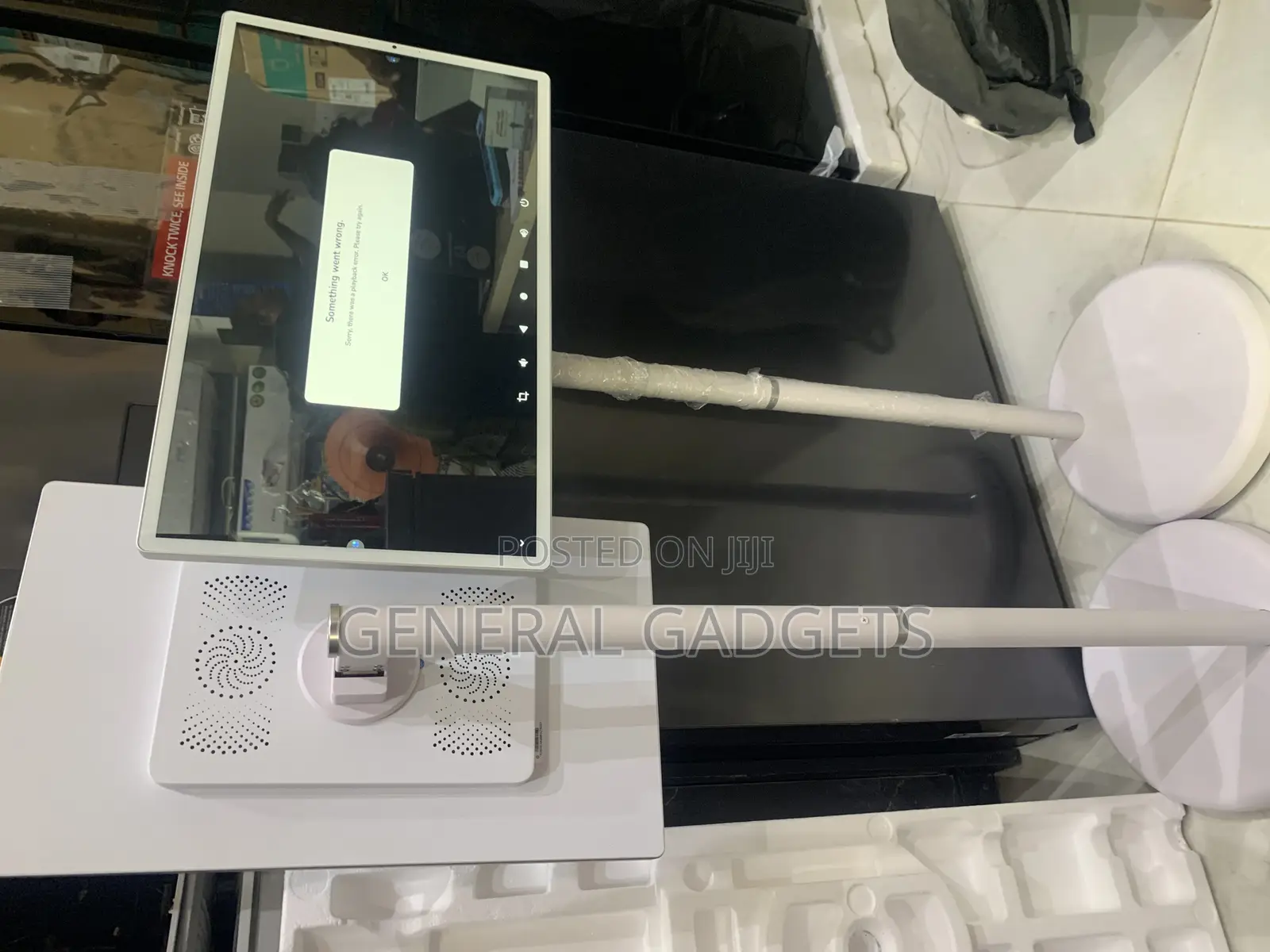 24 Inches Smart Movable Tv