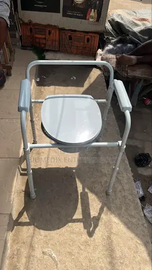Commode Chair