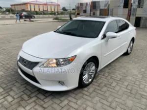 Lexus ES 350 FWD 2014 White