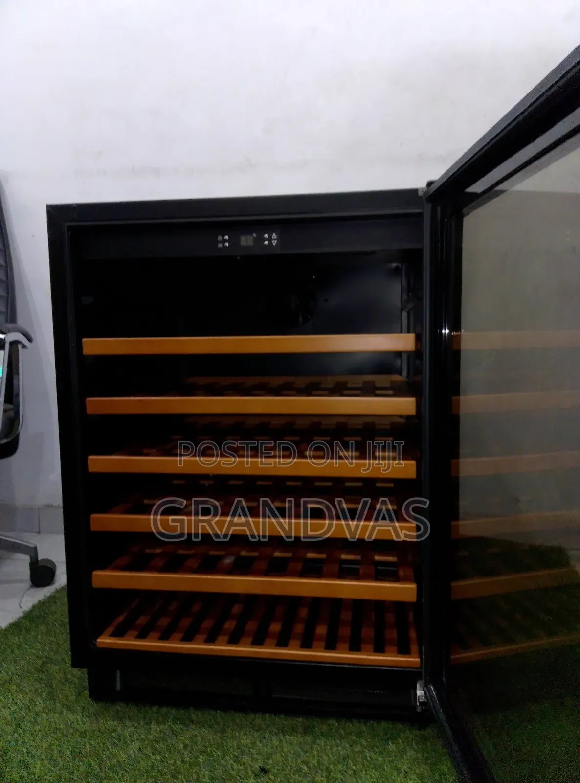 Undercounter Wine Chiller