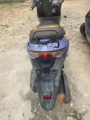 Honda Dio 2006 Purple