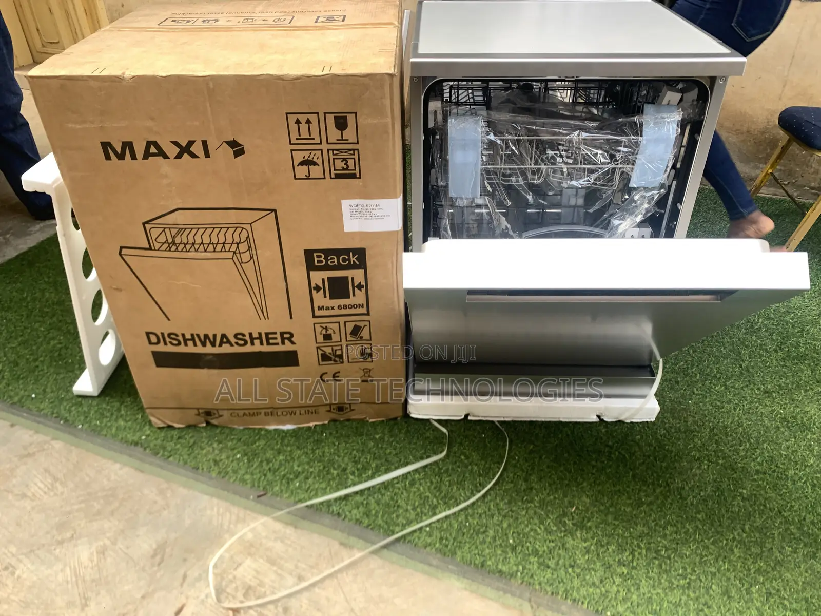 Maxi Dishwasher With 12 Place Settings