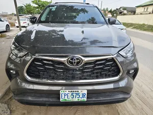 Toyota Highlander Platinum 2022 Gray