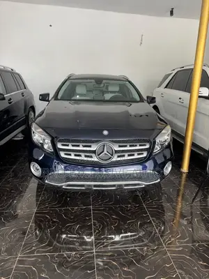 Mercedes-Benz GLA 250 2018 Blue