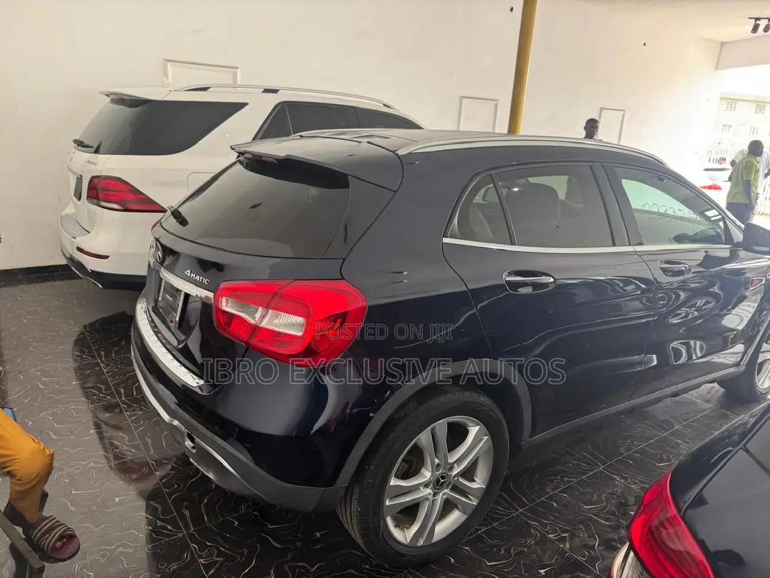 Mercedes-Benz GLA 250 2018 Blue