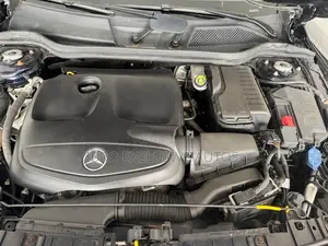 Mercedes-Benz GLA 250 2018 Blue