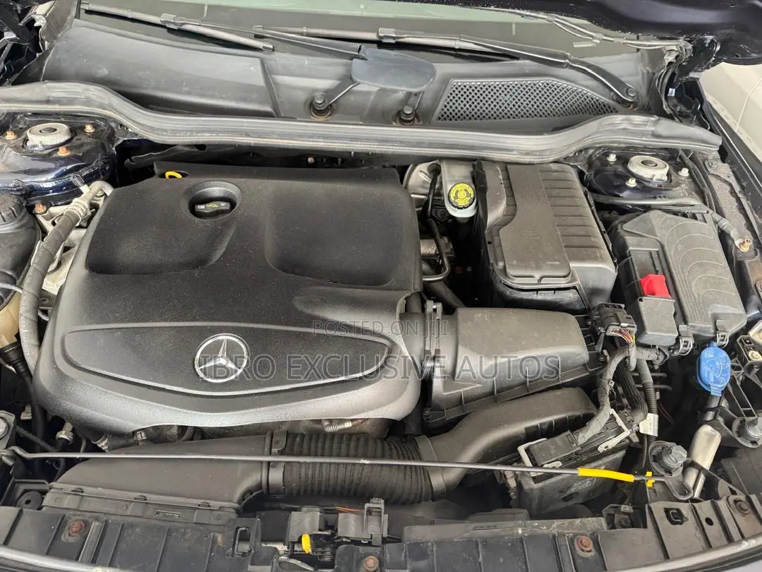 Mercedes-Benz GLA 250 2018 Blue