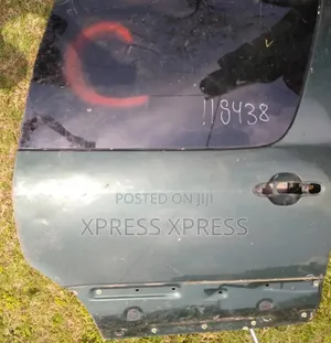 Complete 2000 Model Sienna Rear Right Door