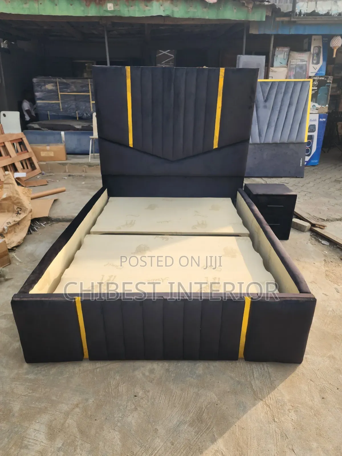 High Quality Padded 4.5by6 Bed.