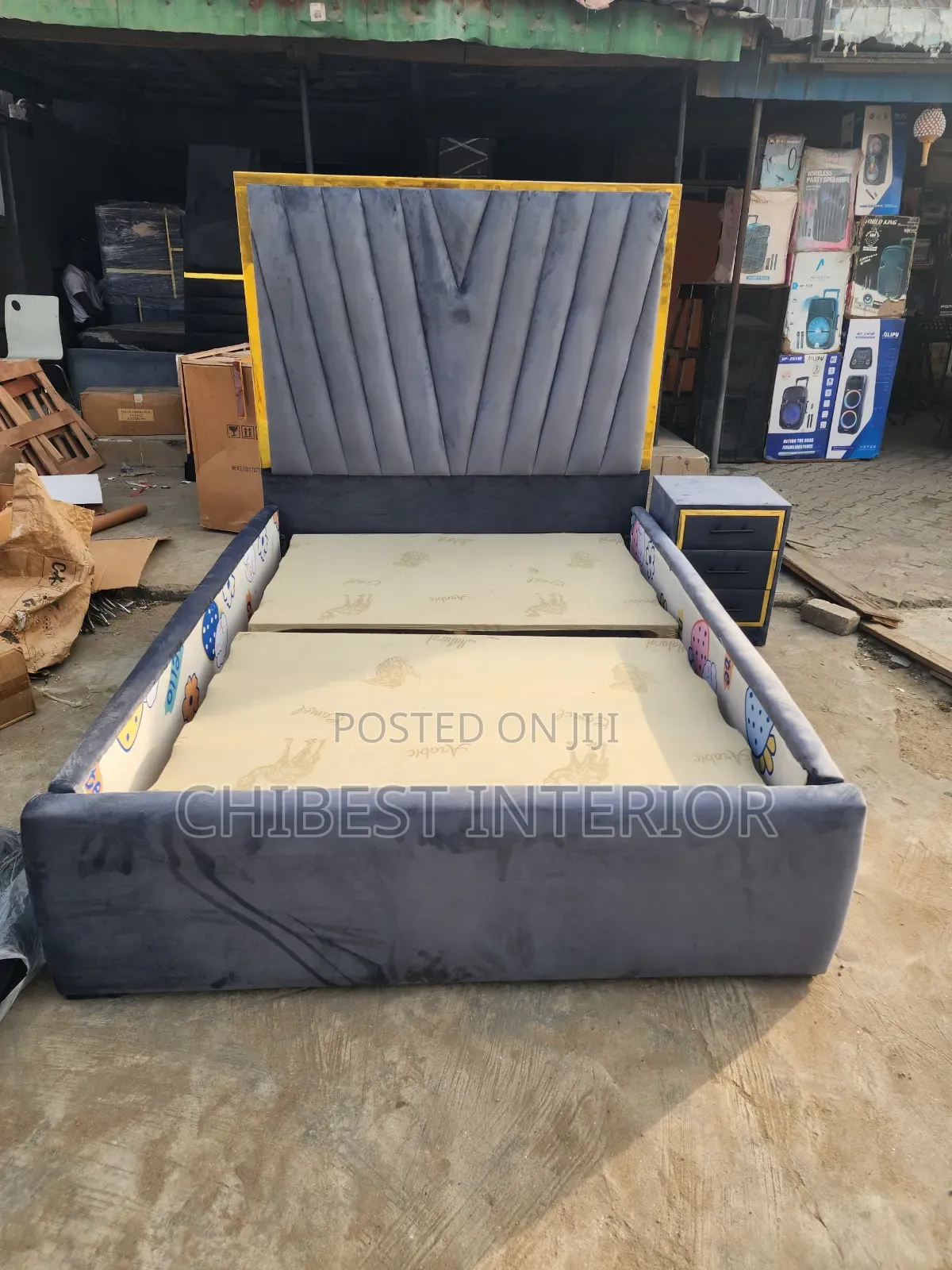 Executive Padded 4.5by6 Bed.