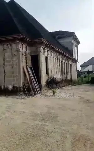 3bdrm Apartment in Warri for sale